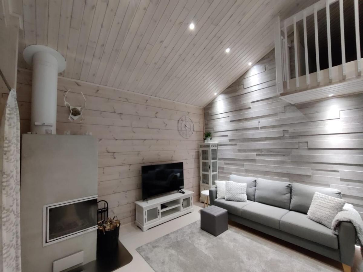 Villa Sirius Sieri, Nice Log-Cottage By The Lake Rovaniemi Exterior foto